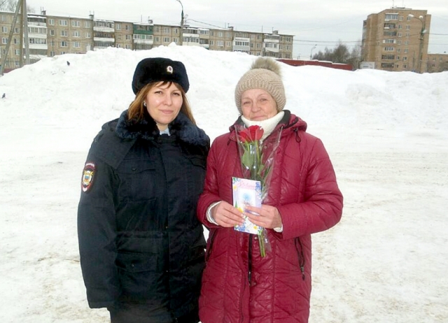 Полицейские посетили семьи сотрудников, погибших при исполнении служебных обязанностей