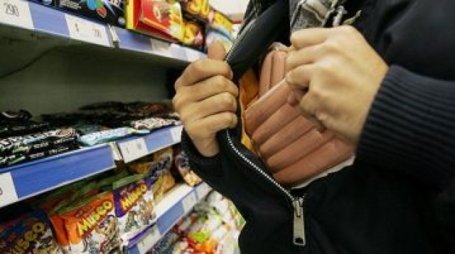 Из сетевого магазина в Тучково украли продукты