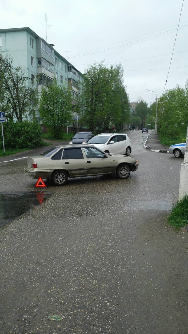 Несовершеннолетний пострадал в результате столкновения двух автомобилей в Рузе