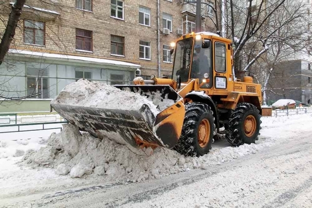 Свыше 5700 сотрудников ЖКХ задействовано в уборке дворов Подмосковья