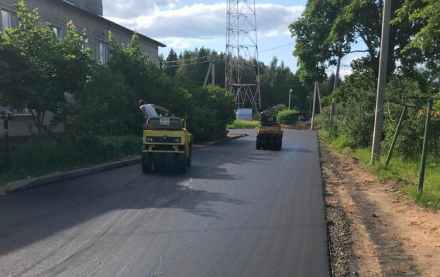 В Рузском округе ремонтируют покрытие по дворах