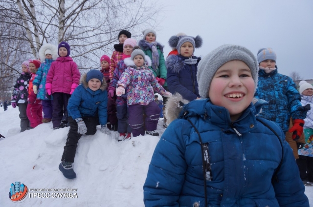 690 блинов раздали в Рузе на масленицу в год 690-летия города (фото)