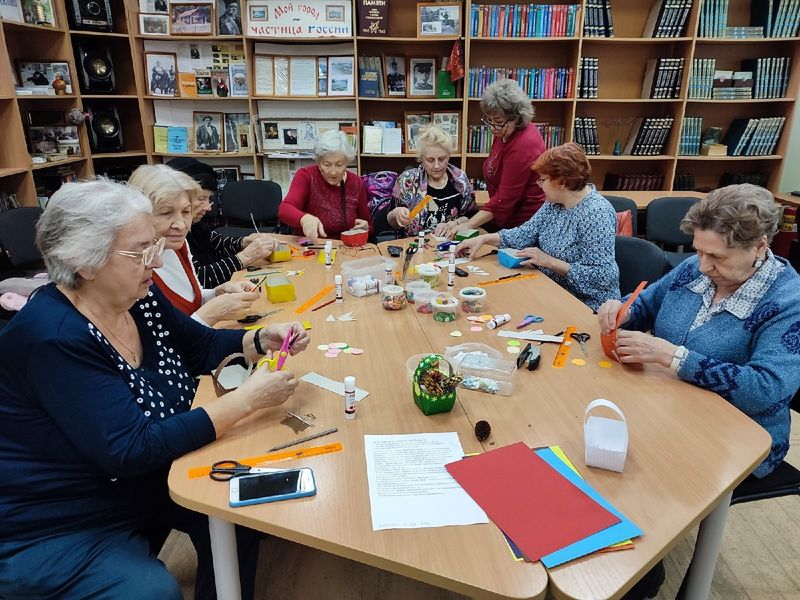 Тучковские долголеты – на мастер-классе в библиотеке