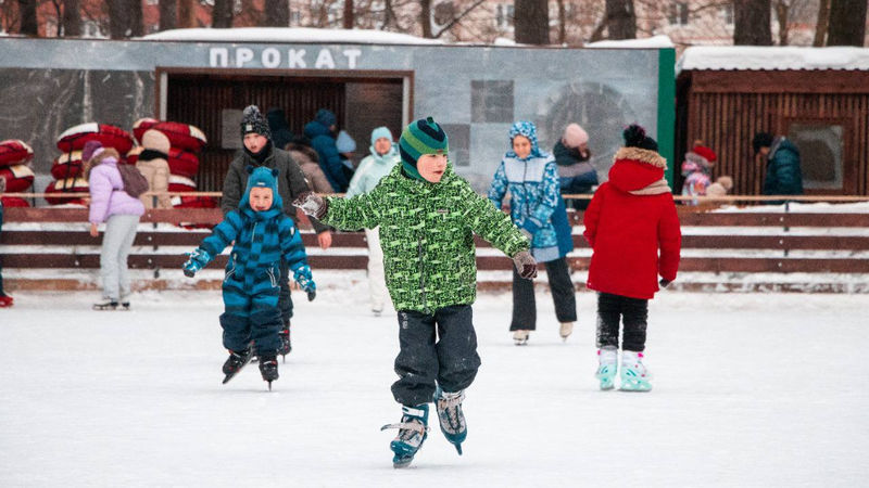 Жителям Подмосковья рассказали о 10 лучших катках на общественных пространствах области