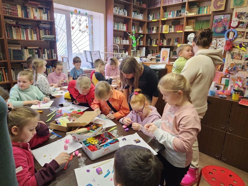 Дороховчане мастерили брелоки в виде книги