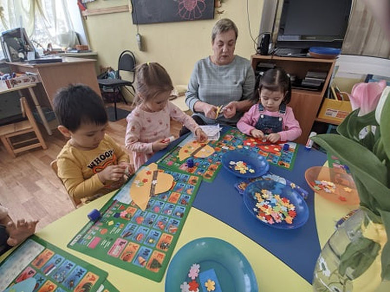 Шляпки для мамы тучковские дошколята мастерили сами