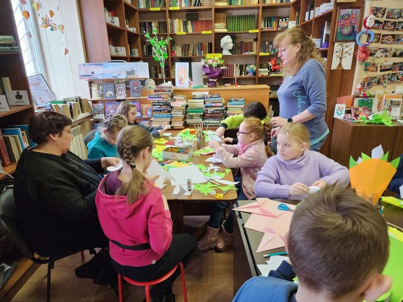 Дороховчане делали весенние букеты