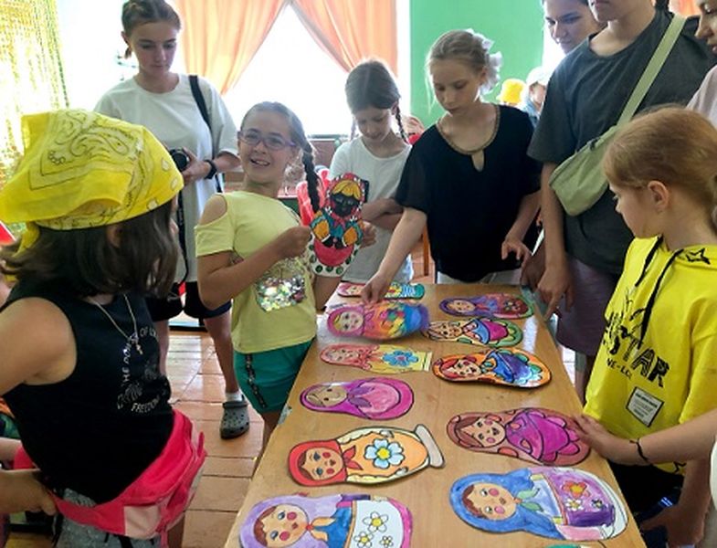 В Старониколаевской библиотеке – свидание с матрешкой 