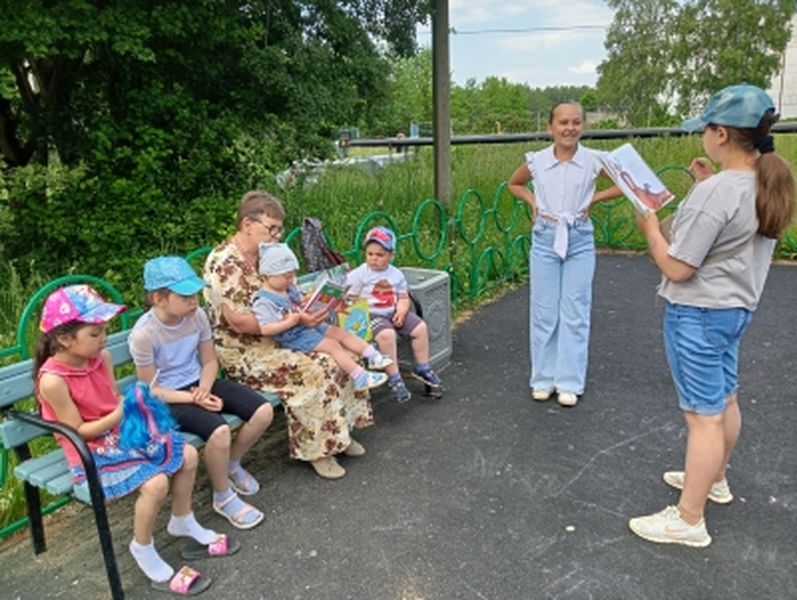 На Беляной Горе – акция «Читающий двор»  