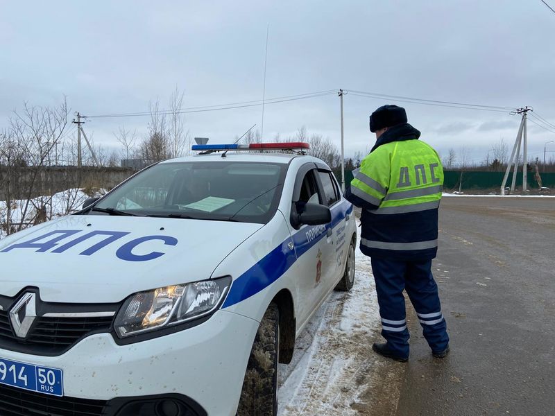 Снег в Подмосковье продолжается – будьте осторожнее на дорогах