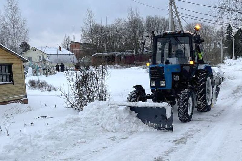 В Рузском округе чистят и посыпают дороги