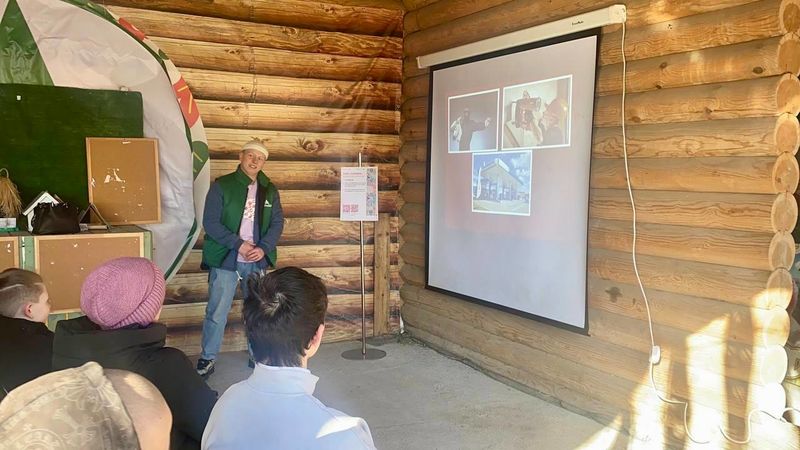 Посетителям Городка рассказали о гербах