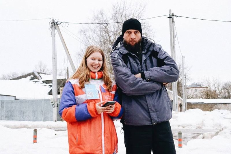 Волонтеры помогают на Всероссийском онлайн-голосовании