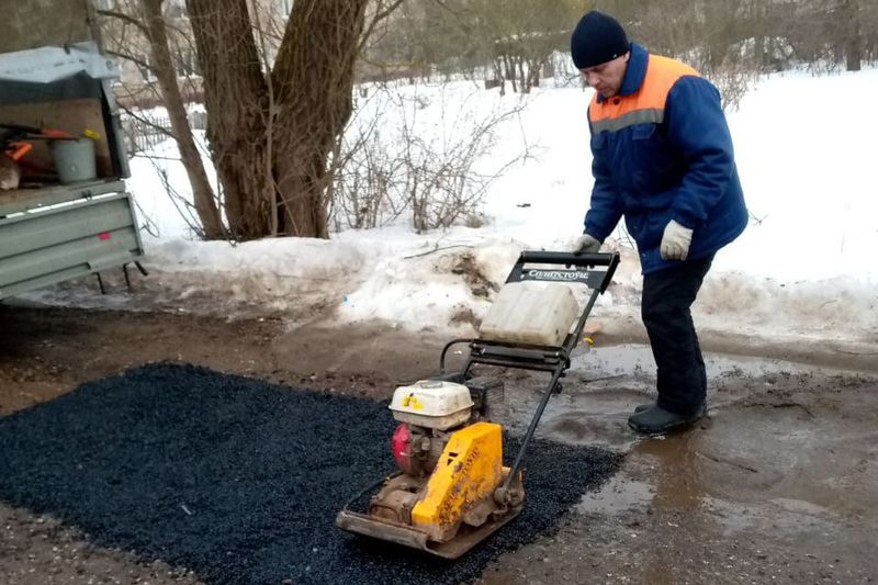 В Рузском округе начался ямочный ремонт дорог