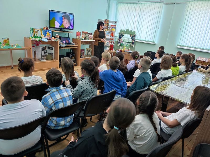 «Мы вместе сказку оживим» – познавательный час в Тучковской библиотеке