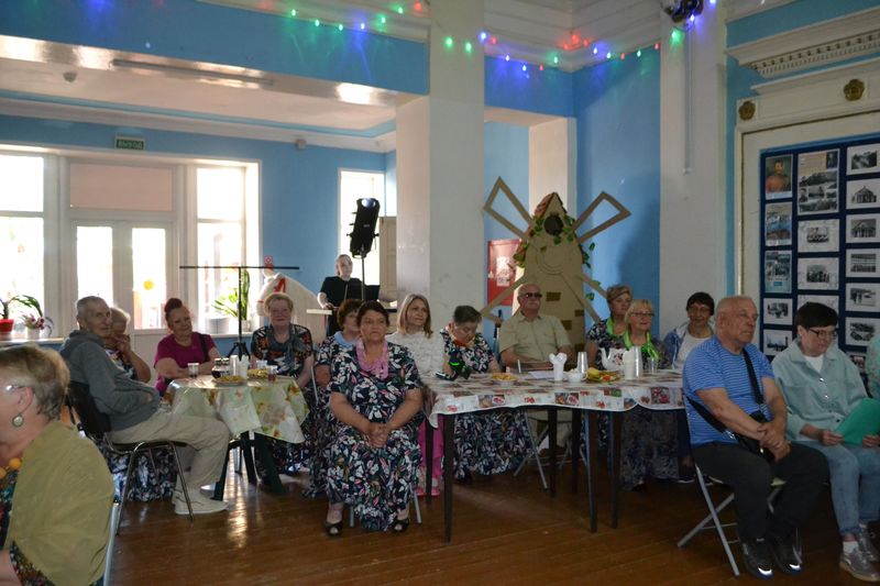 В Дороховском ДК пели пенсионеры