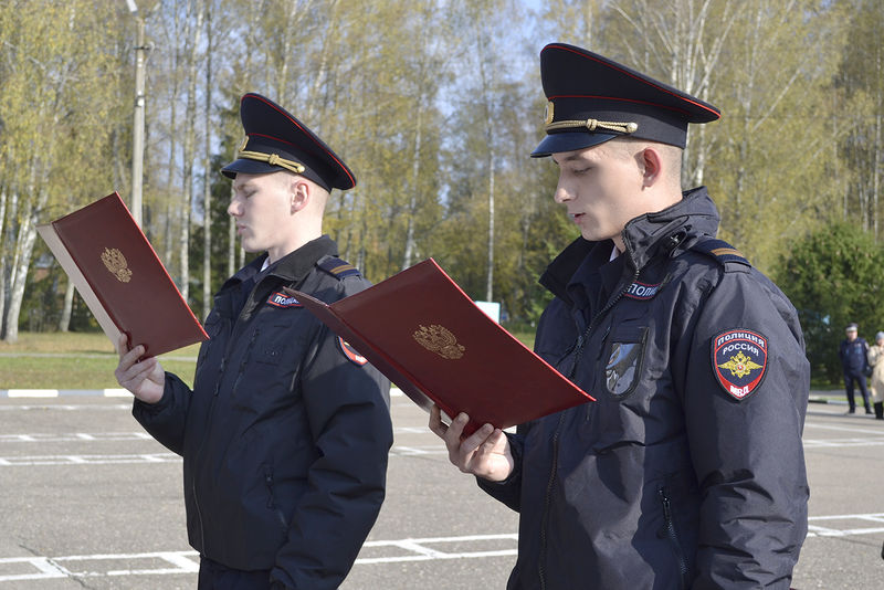 Молодые полицейские Московской области присягнули на верность Родине в Рузском округе