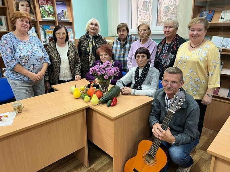 Ружане старшего поколения угадывали дары осени и угощались ими 