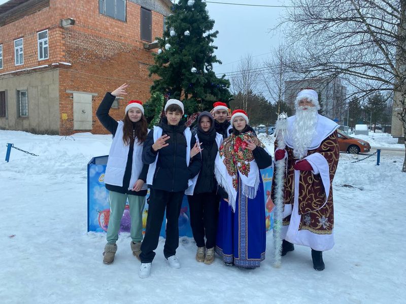 Молодогвардейцы помогли организовать новогоднюю анимацию для сытьковских ребят